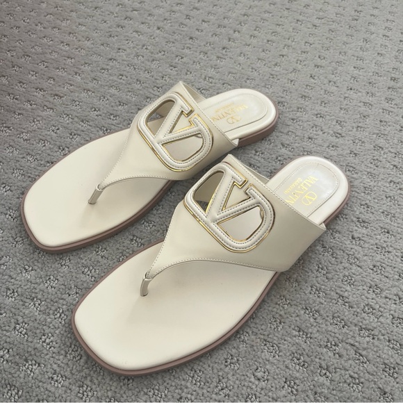 Valentino Garavani Ivory Sandals with Gold Logo - Picture 5 of 10